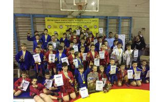 КРИСТАЛБАНК привітав юних чемпіонів на Відкритому Кубку з боротьби SAMBO, присвяченому Дню Святого Миколая!